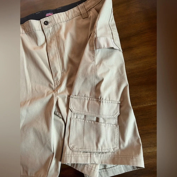 Dickies Rip Stop Khaki Shorts Size 44 - Picture 4 of 6